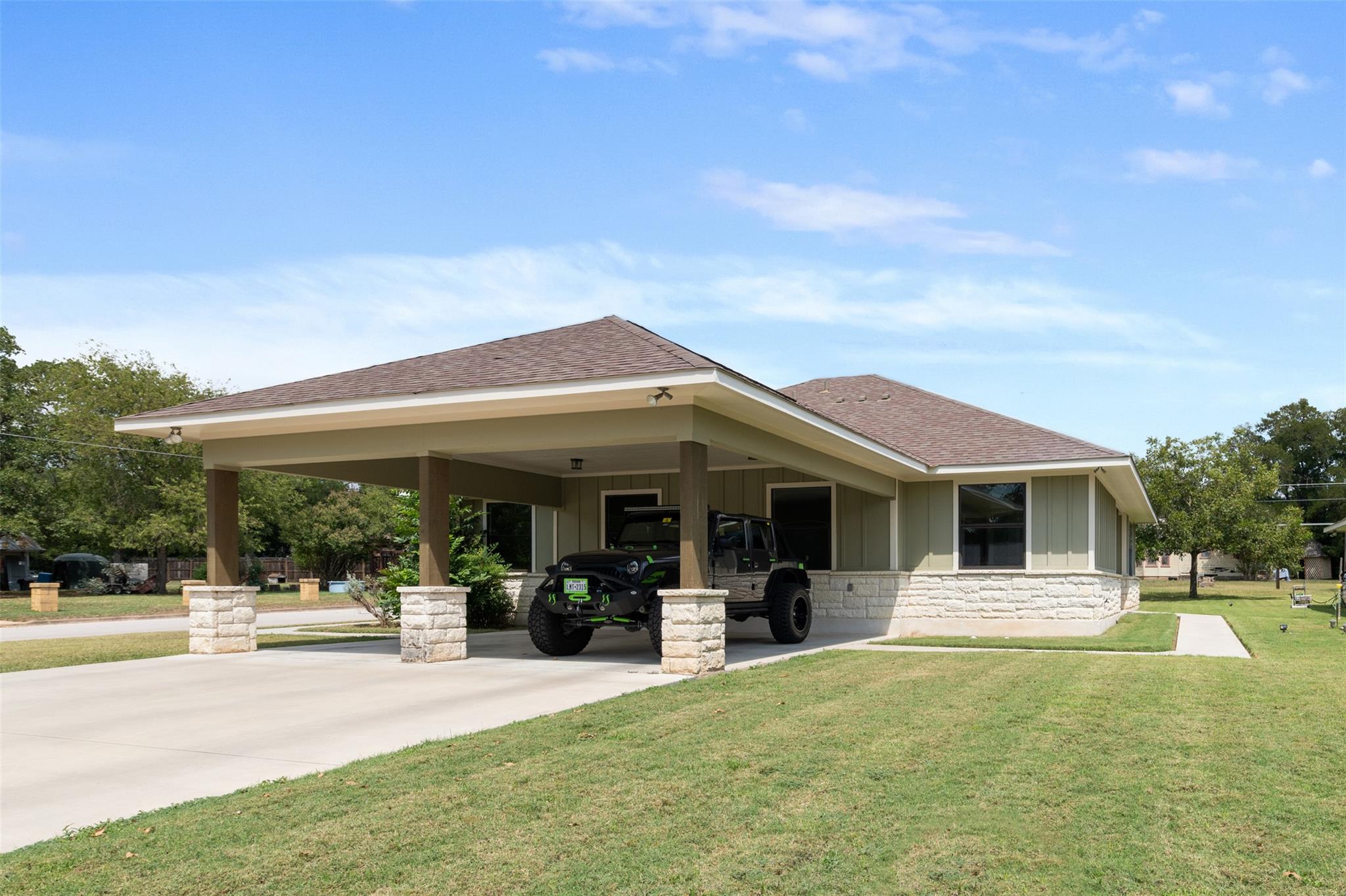 Photo 1 of 19 — 1215 Sherrard ST B, Burnet, TX 78611