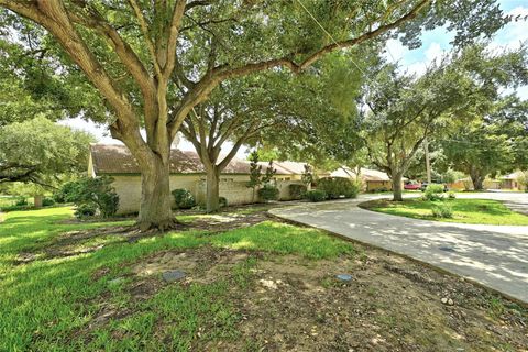 A home in Luling