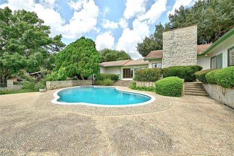 A home in Luling