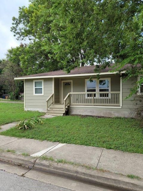 Photo of 1410 Singleton Ave, Austin, TX 78702 (MLS # 6455316) Photo of 1410 Singleton Ave, Austin, TX 78702 (MLS # 6455316)