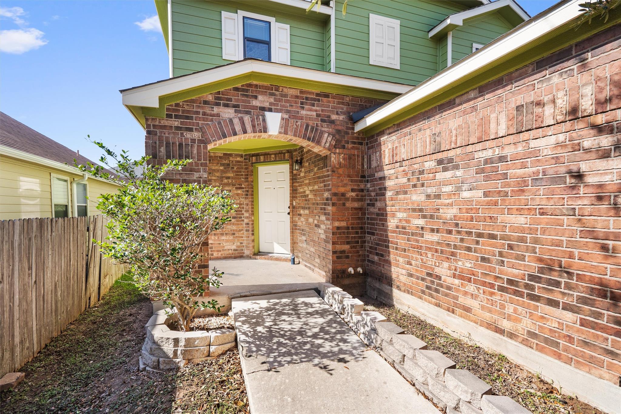 5608 Sunday Silence DR