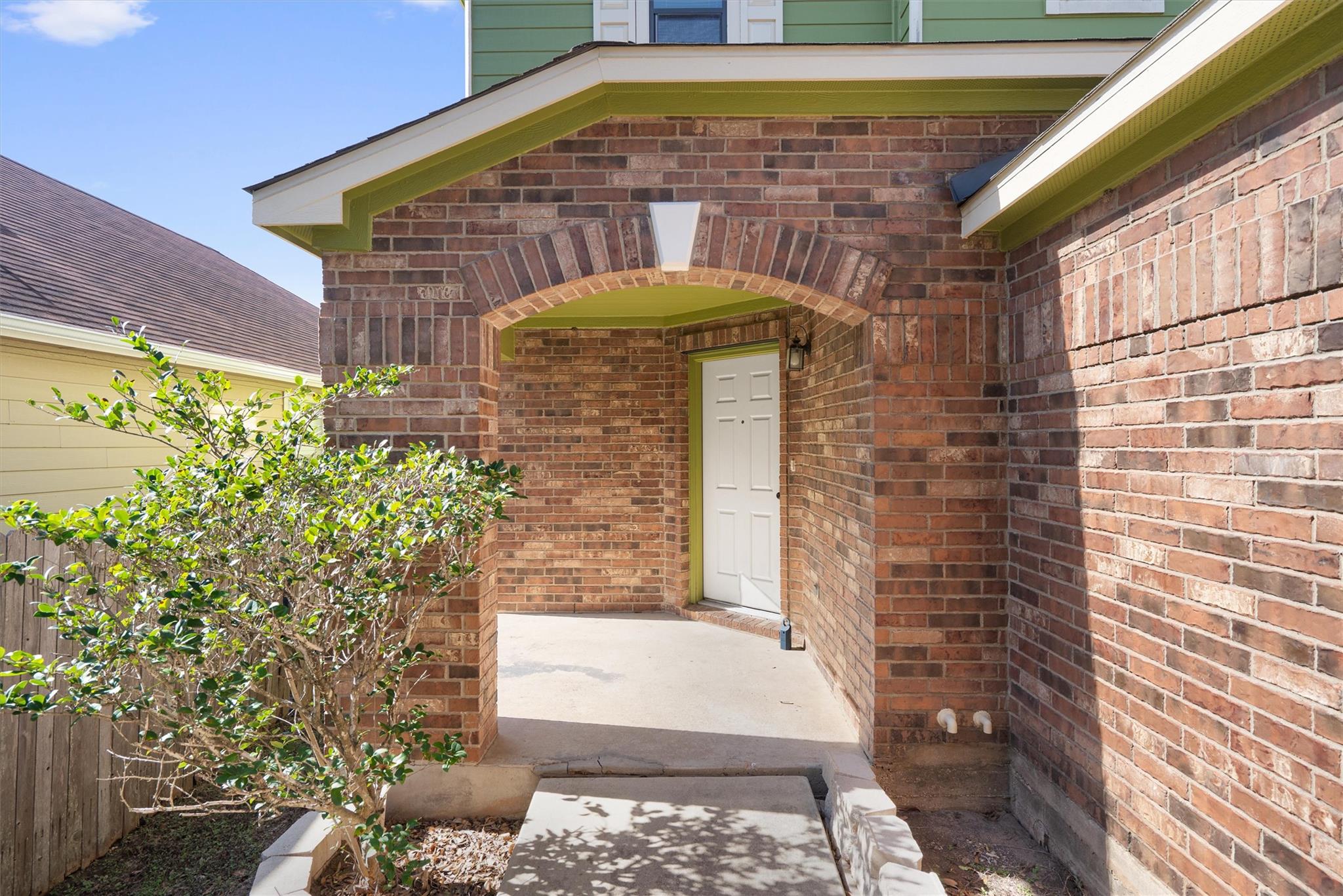 5608 Sunday Silence DR