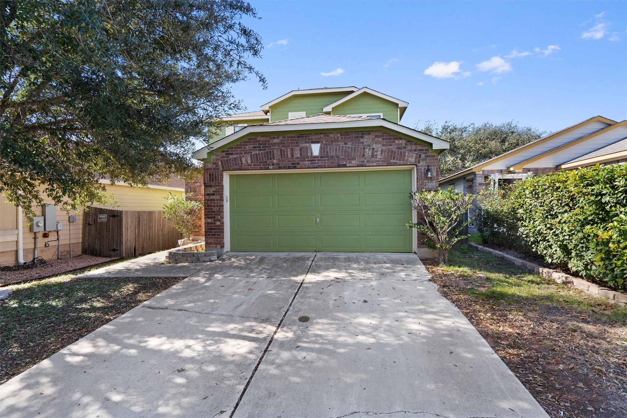 5608 Sunday Silence DR