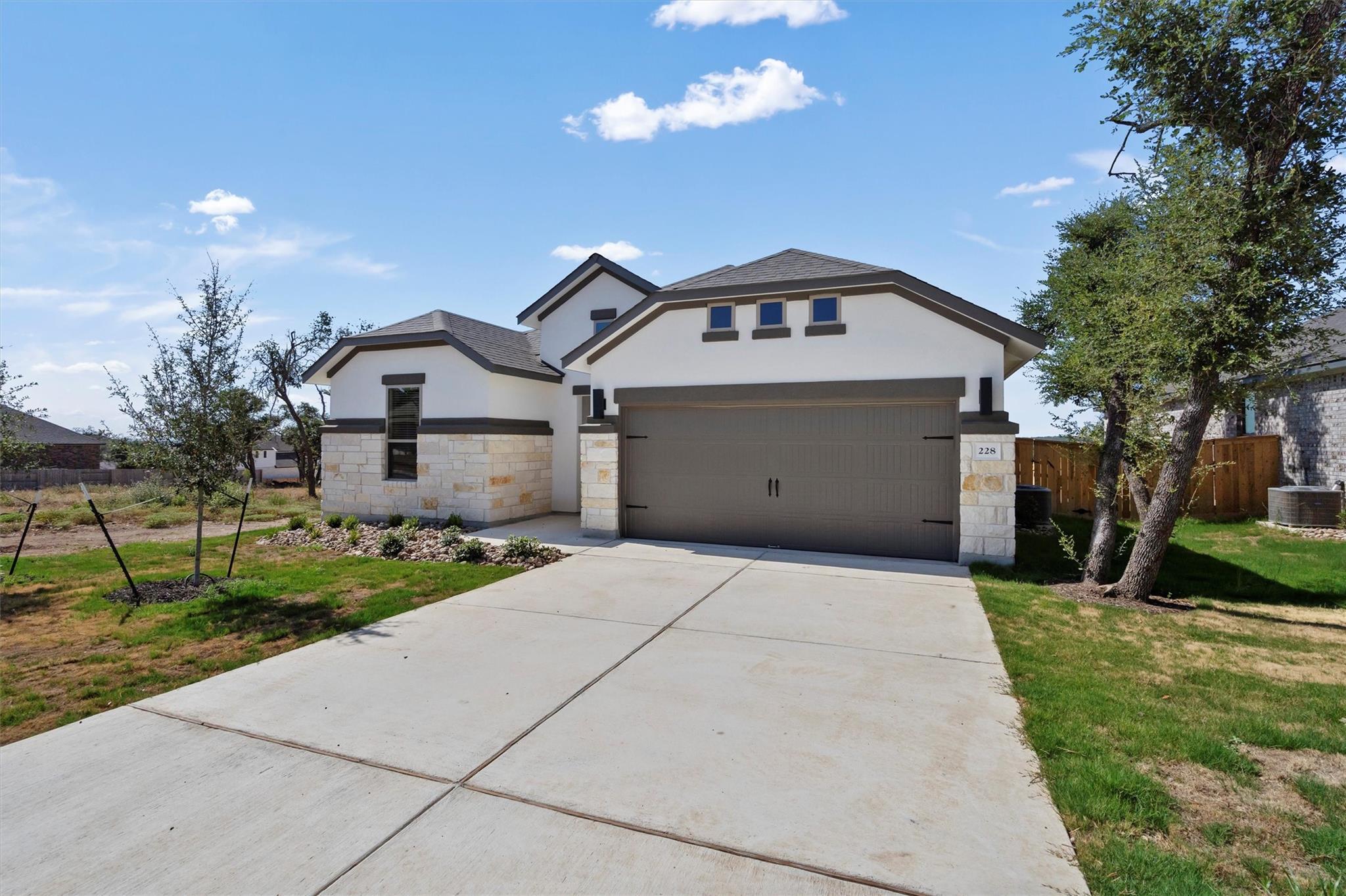 228 Scenic Hills CIR