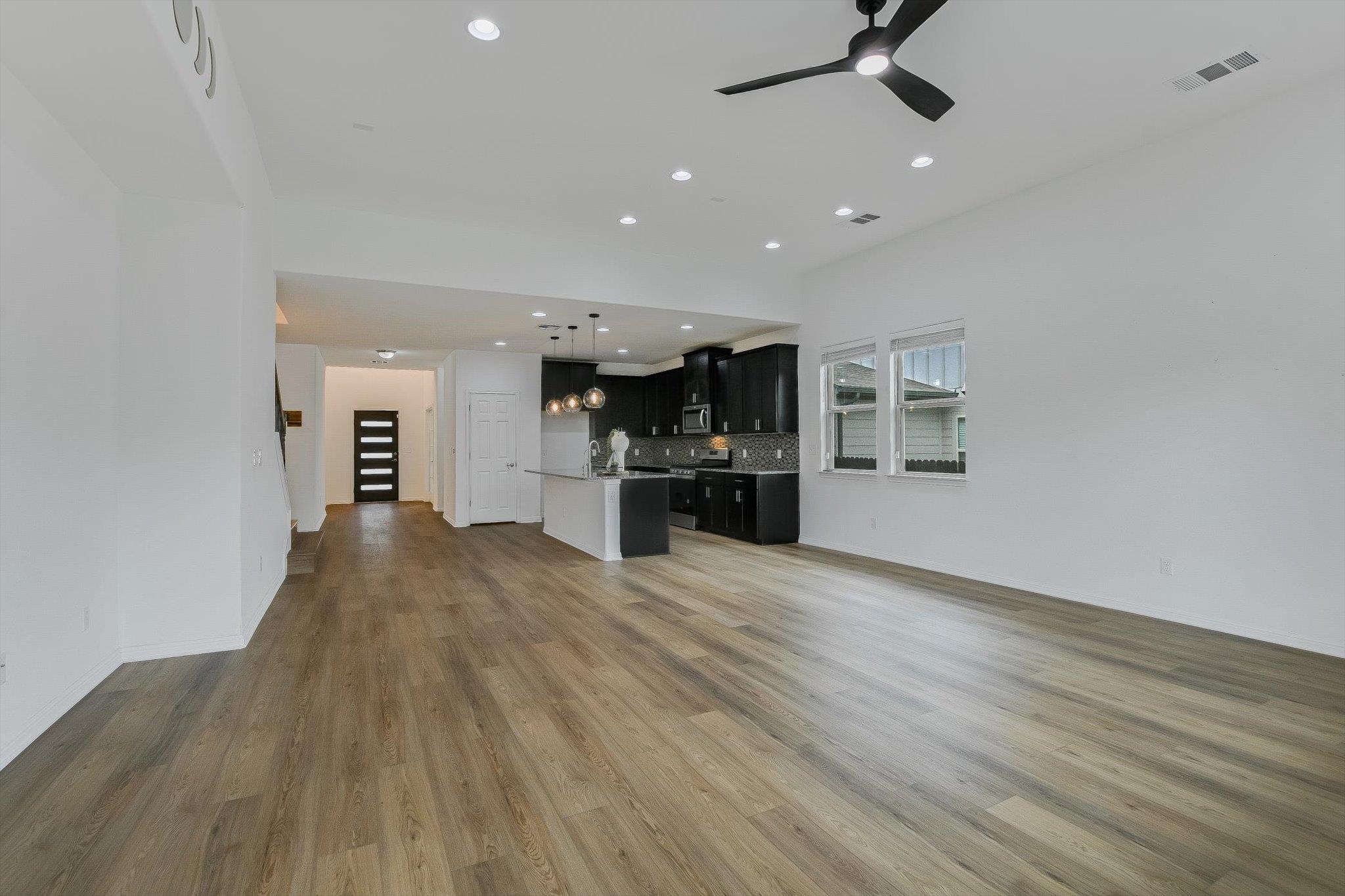 216 Manassas DR