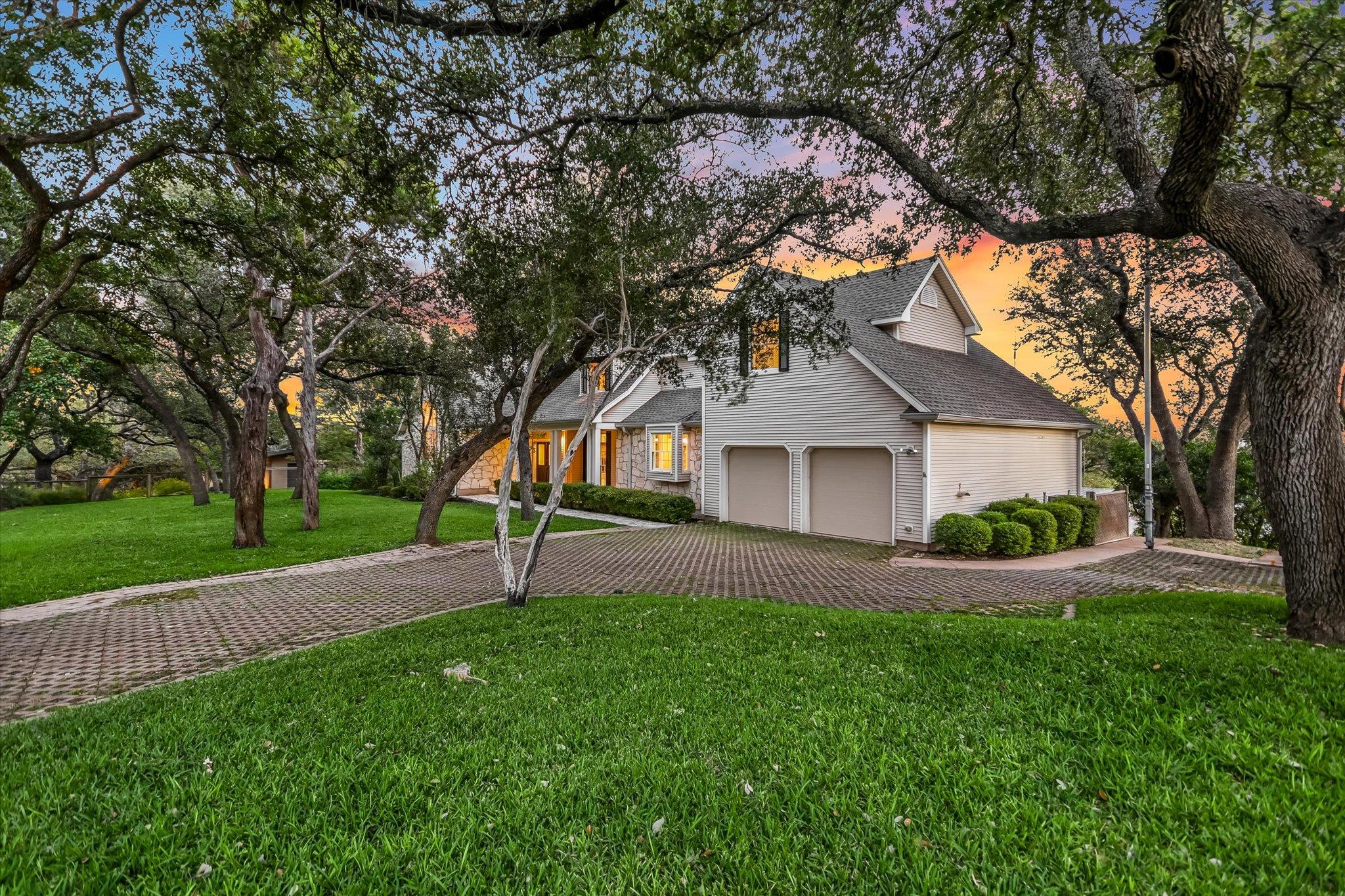 West Lake Hills, Texas 78746, United States, 4 Bedrooms Bedrooms, ,4 BathroomsBathrooms,Residential,Active,248538