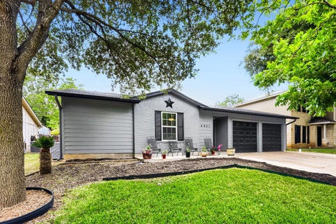 Photo of 4801 Saguaro RD, Austin, TX 78744 (MLS # 5985726)