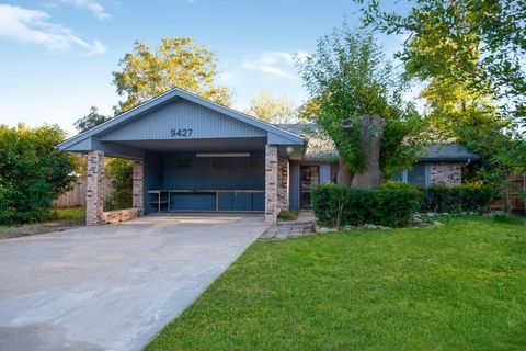 Photo of 9427 Braeburn GLN, Austin, TX 78729 (MLS # 3962611)