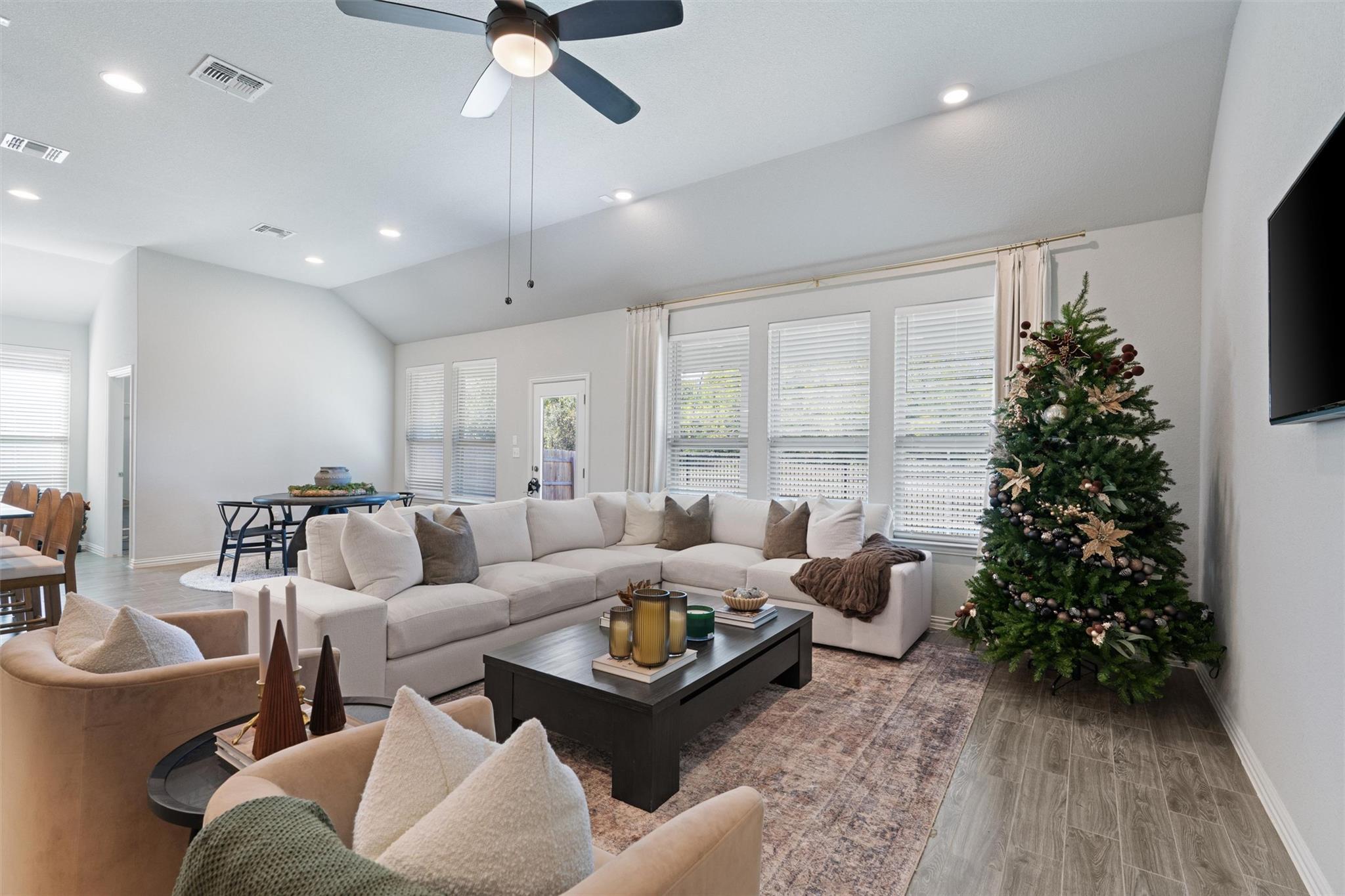 12804 Mission River DR