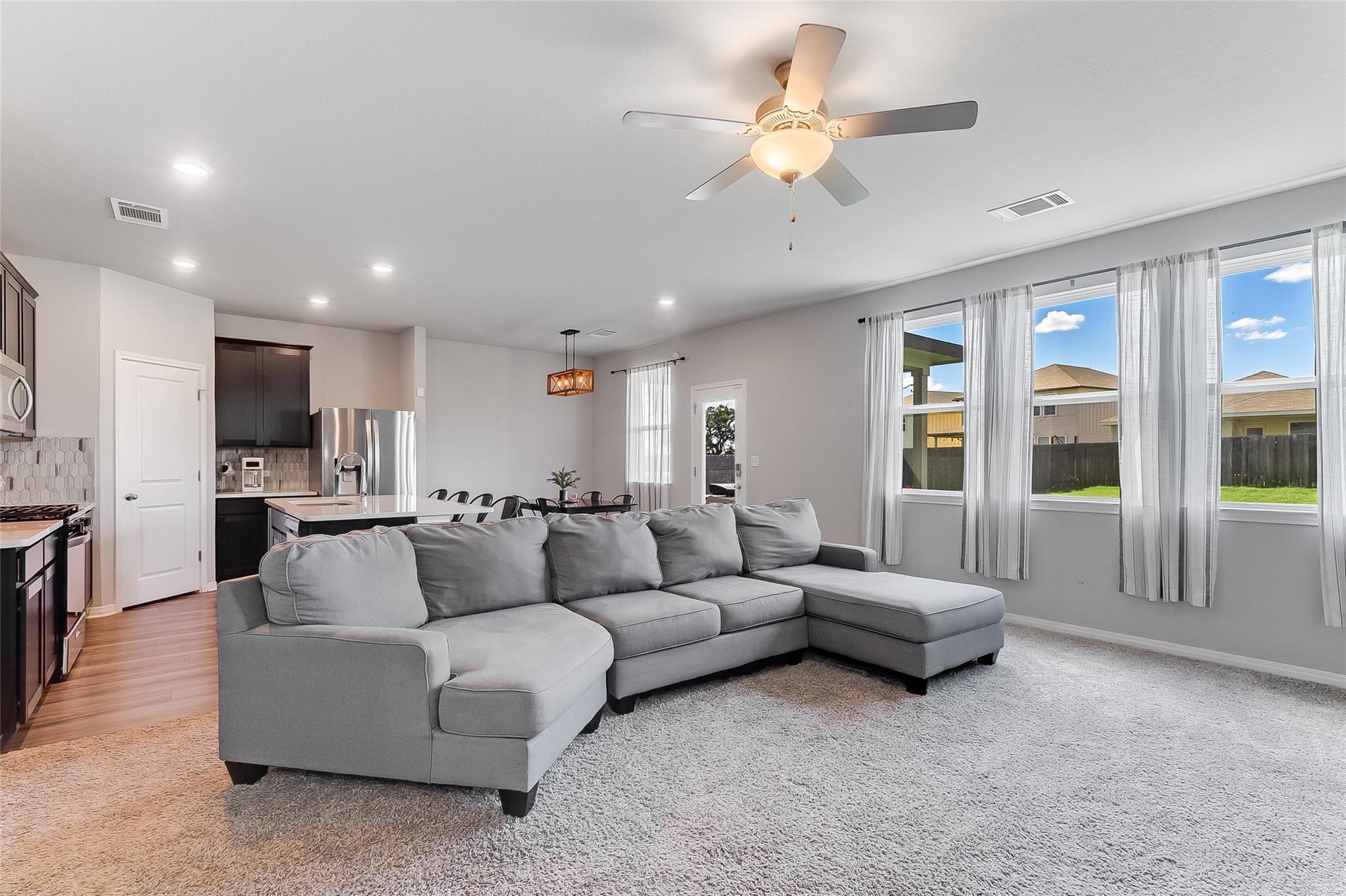516 Longmount CV
