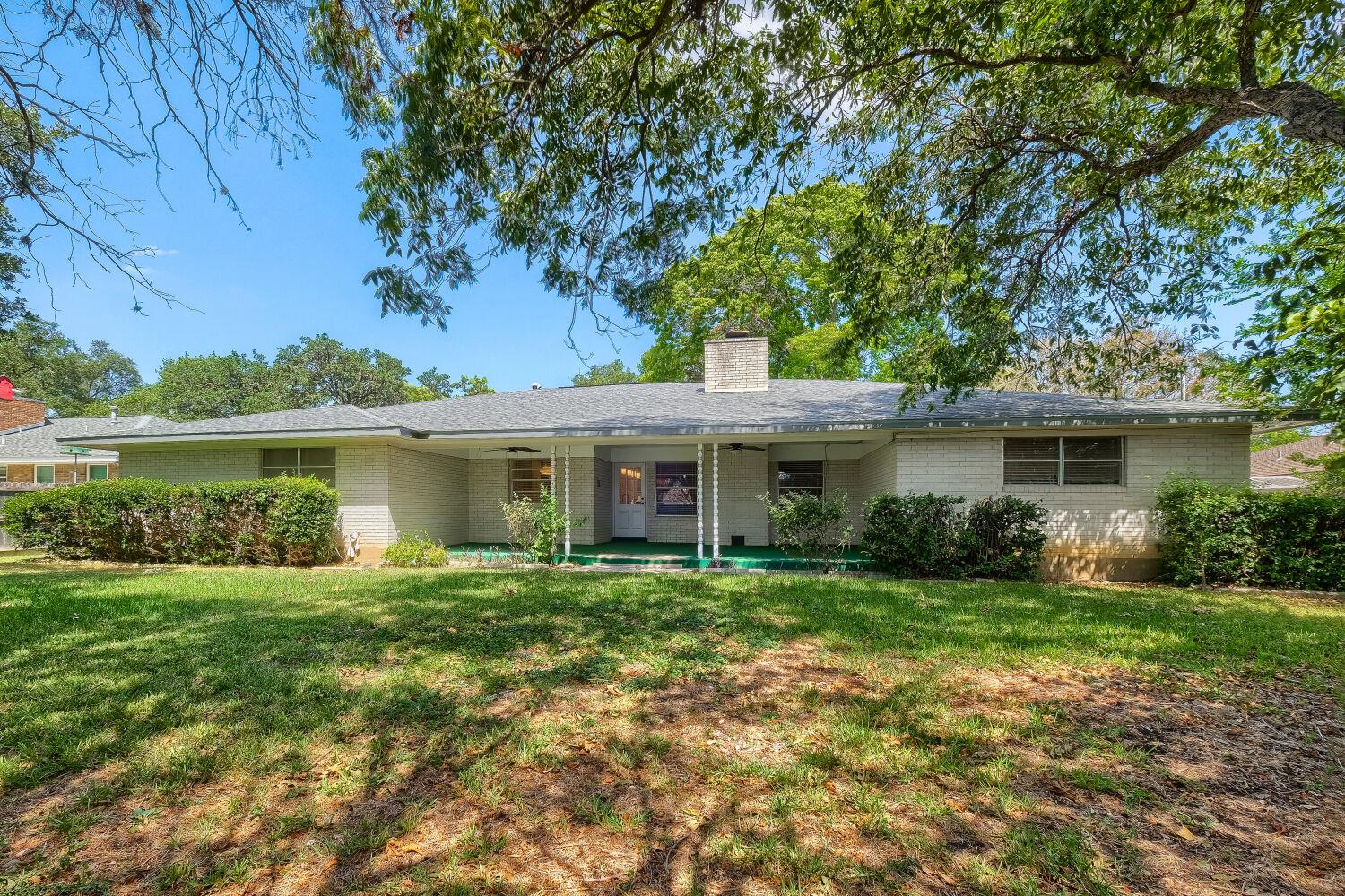 6018 Woodwick DR