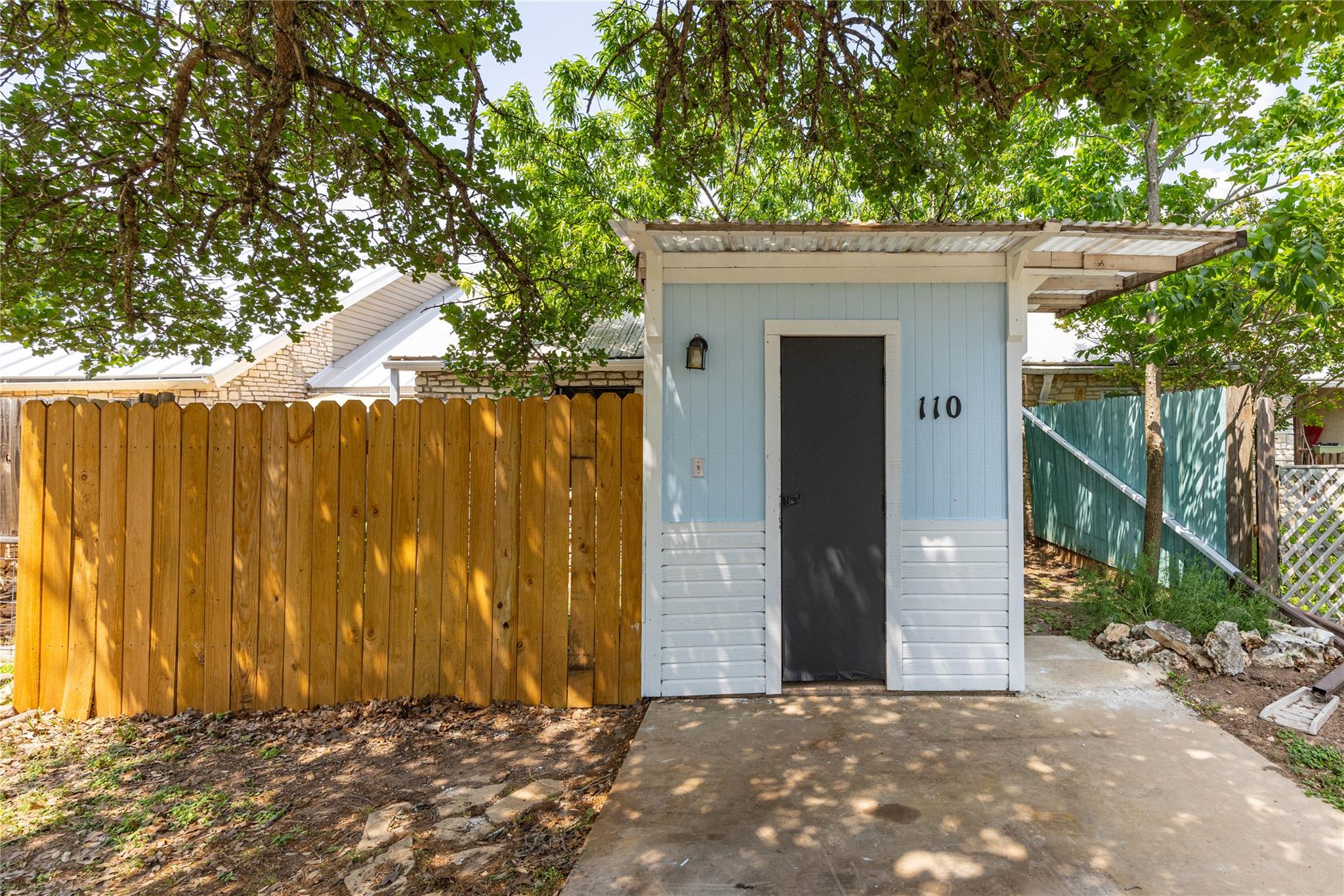 110 Shady Bluff CT