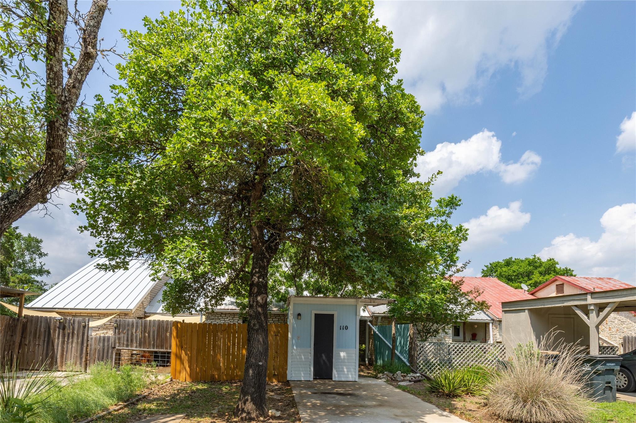110 Shady Bluff CT