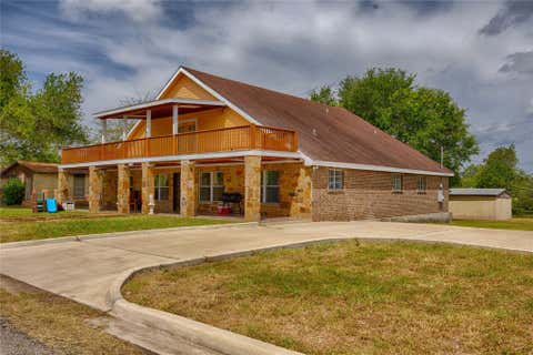 Photo of 113 Thiele DR, Yoakum, TX 77995 (MLS # 2537046)