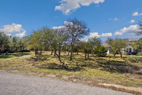 Photo of 913 Cross Oak, New Braunfels, TX 78132 (MLS # 1835104)