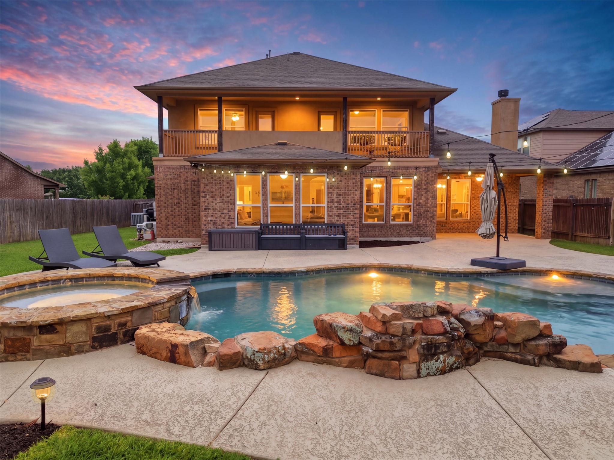 1126 Enclave WAY