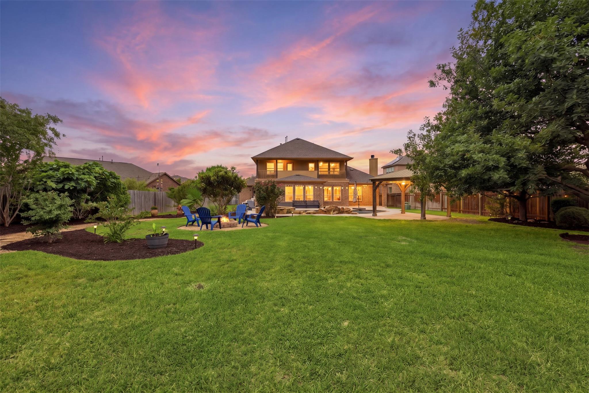 1126 Enclave WAY