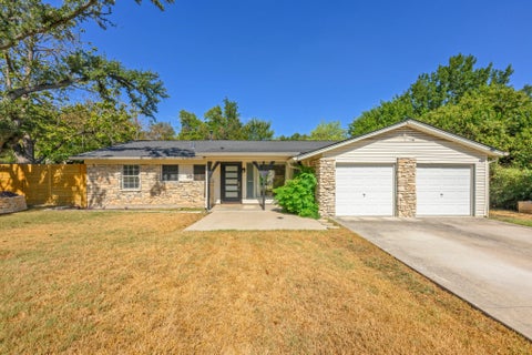 Photo of 6802 Columbia DR, Austin, TX 78723 (MLS # 5172326)