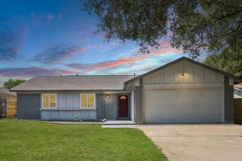 Photo of 2609 Carlow DR, Austin, TX 78745 (MLS # 2122071)