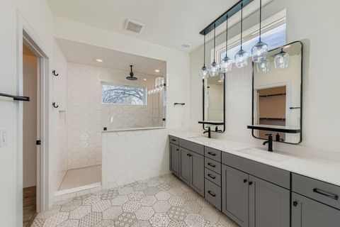 Tiny photo for 2315 Santa Maria ST, Austin, TX 78702 (MLS # 2380397)