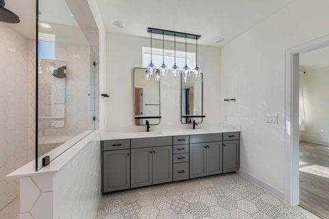 Tiny photo for 2315 Santa Maria ST, Austin, TX 78702 (MLS # 2380397)