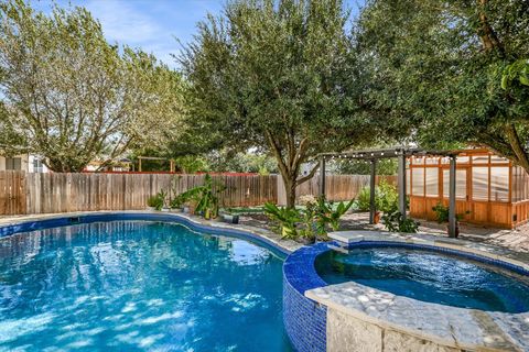 Photo of 905 Balmoral Castle CT, Pflugerville, TX 78660 (MLS # 8577619)