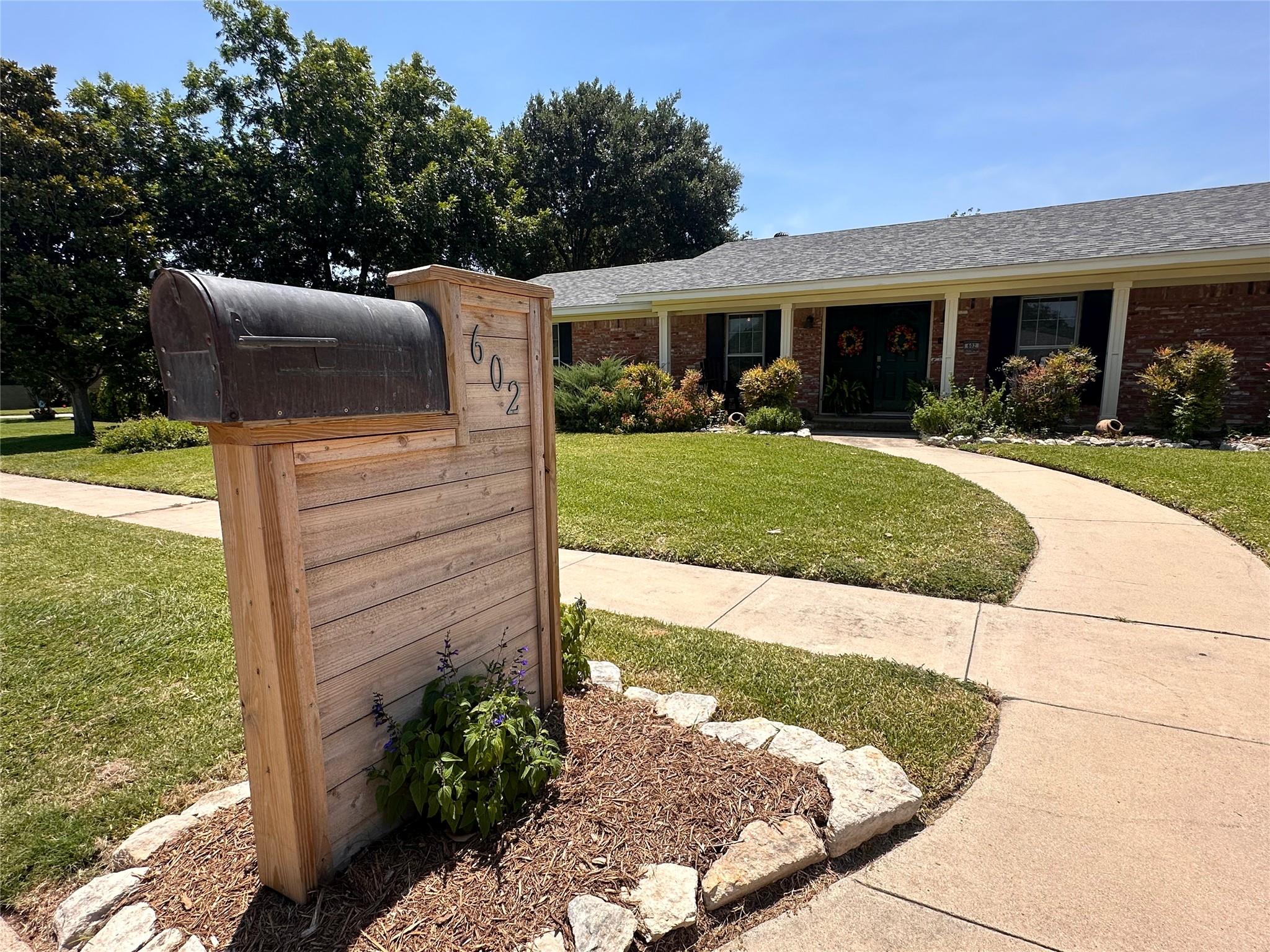 602 Lydia DR