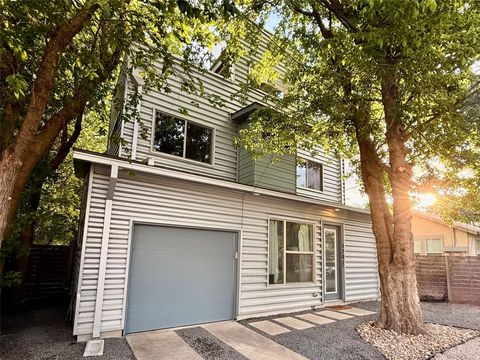 2202 Willow ST B Austin TX 78702