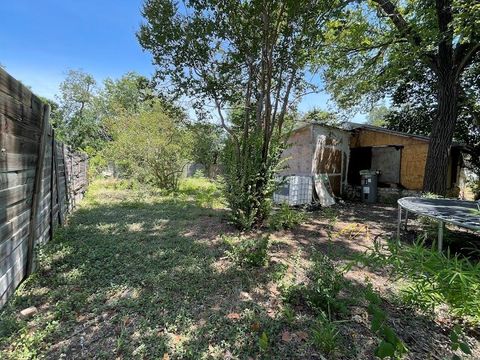 Photo of 404 Primrose ST, Austin, TX 78753 (MLS # 9412515)