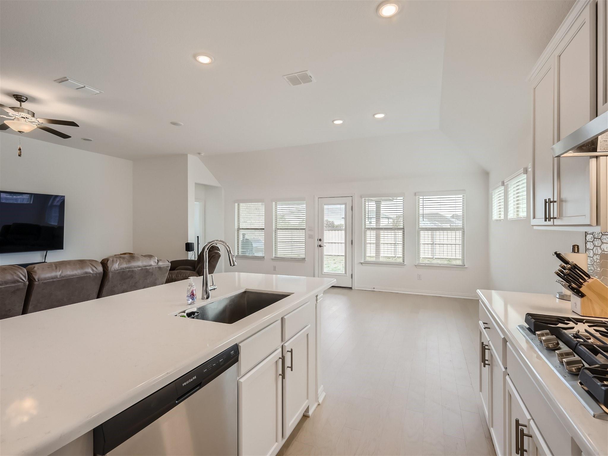 Bastrop, Texas 78602, United States, 3 Bedrooms Bedrooms, ,2 BathroomsBathrooms,Residential,Pending,61875