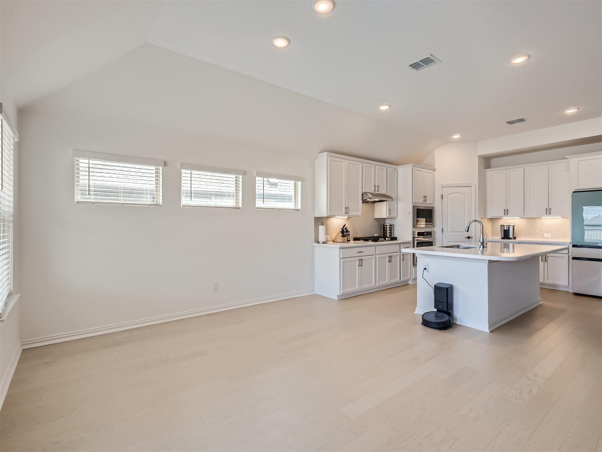 Bastrop, Texas 78602, United States, 3 Bedrooms Bedrooms, ,2 BathroomsBathrooms,Residential,Pending,61875