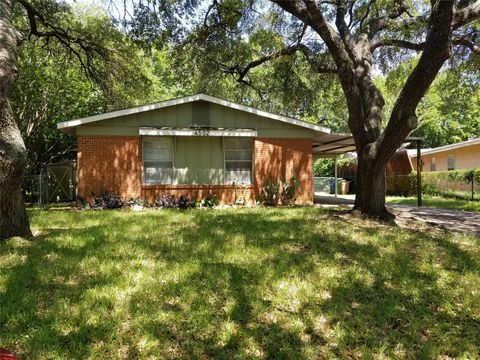 Photo of 4502 Banbury BND, Austin, TX 78745 (MLS # 9423785)