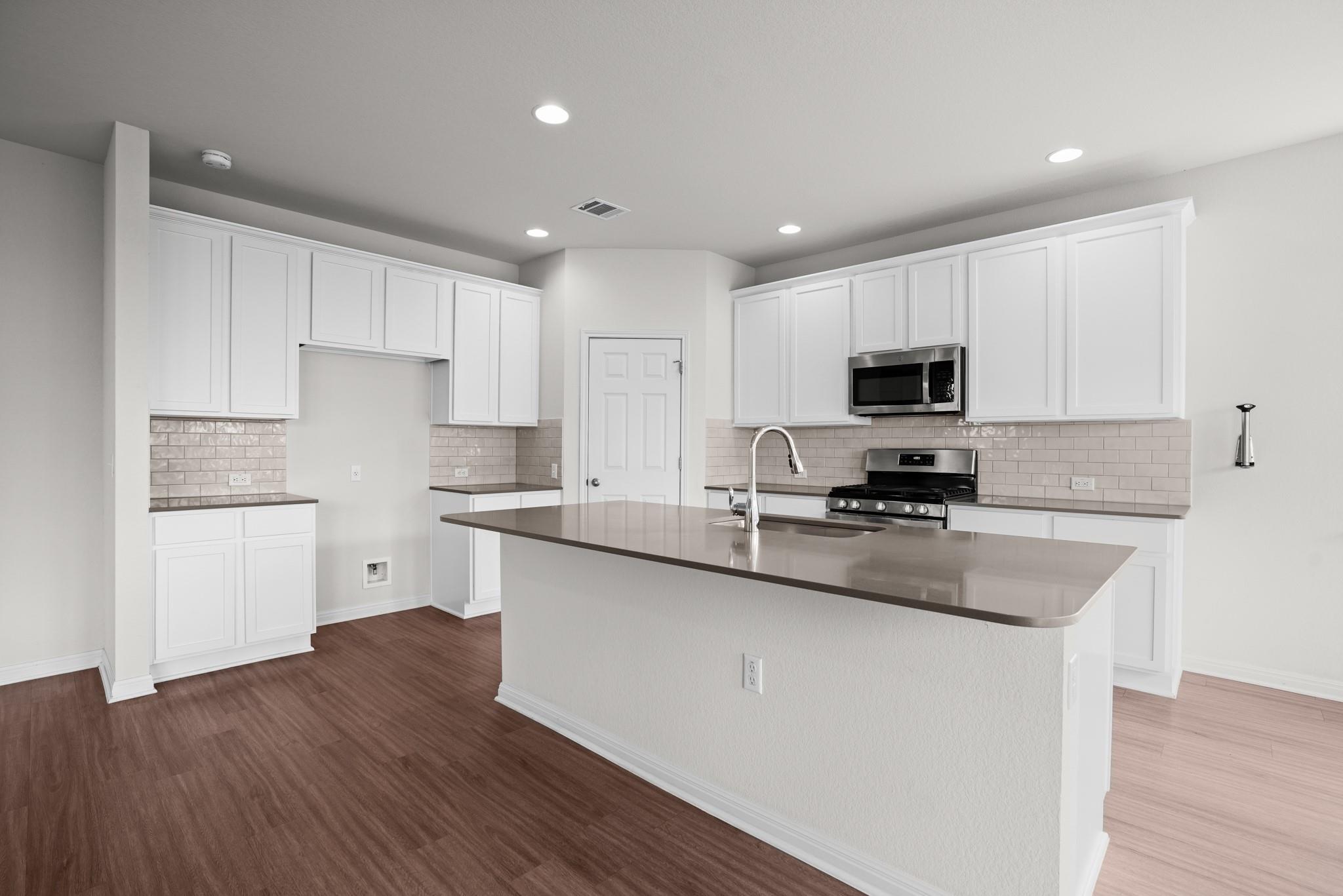 521 Falkland TRCE