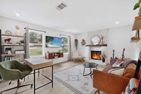 Photo of 7402 Gaines Mill LN, Austin, TX 78745 (MLS # 4989976)