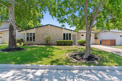 Photo of 8509 Rockwood LN, Austin, TX 78757 (MLS # 6265852)