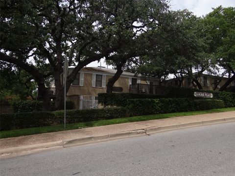 Photo of 916 E 32nd ST #201, Austin, TX 78705 (MLS # 4693024)