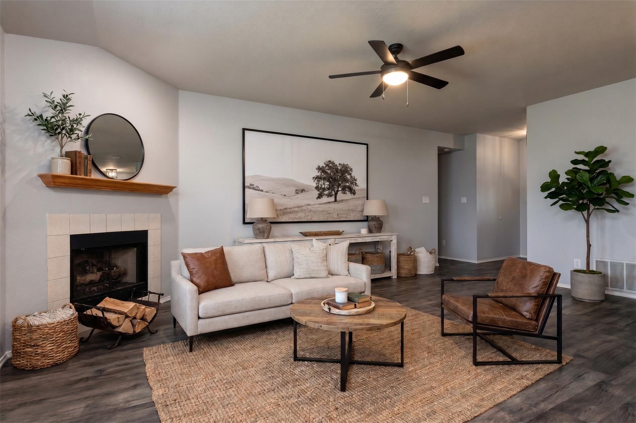 615 Blue Oak CIR