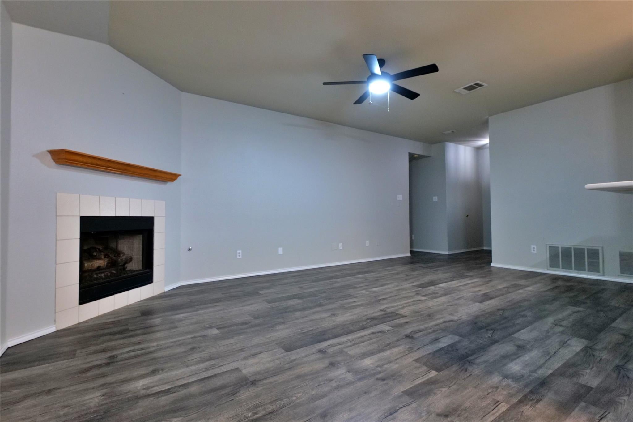 615 Blue Oak CIR