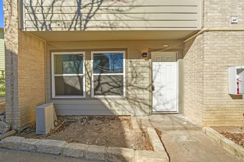 Tiny photo for 2124 Burton DR #125, Austin, TX 78741 (MLS # 6749819)