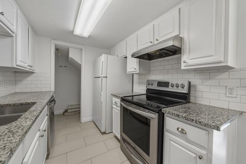 Tiny photo for 2124 Burton DR #125, Austin, TX 78741 (MLS # 6749819)