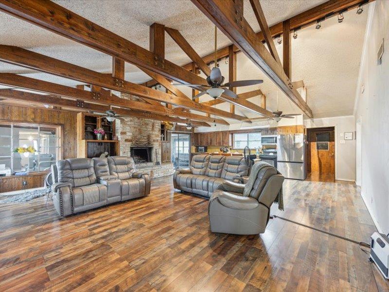 1010 Country Oak DR