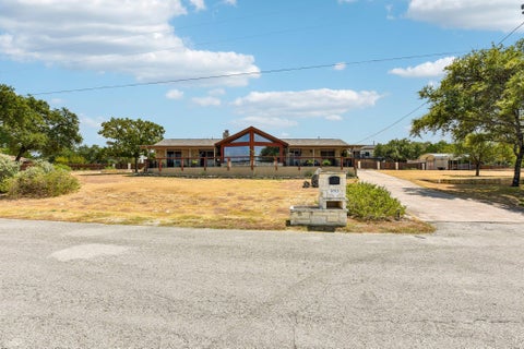 Photo of 20923 Oak Dale DR, Lago Vista, TX 78645 (MLS # 6606723)