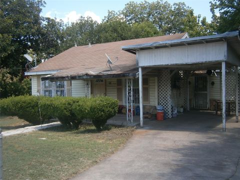 Photo of 7411 NE Carver Ave, Austin, TX 78752 (MLS # 1826165)