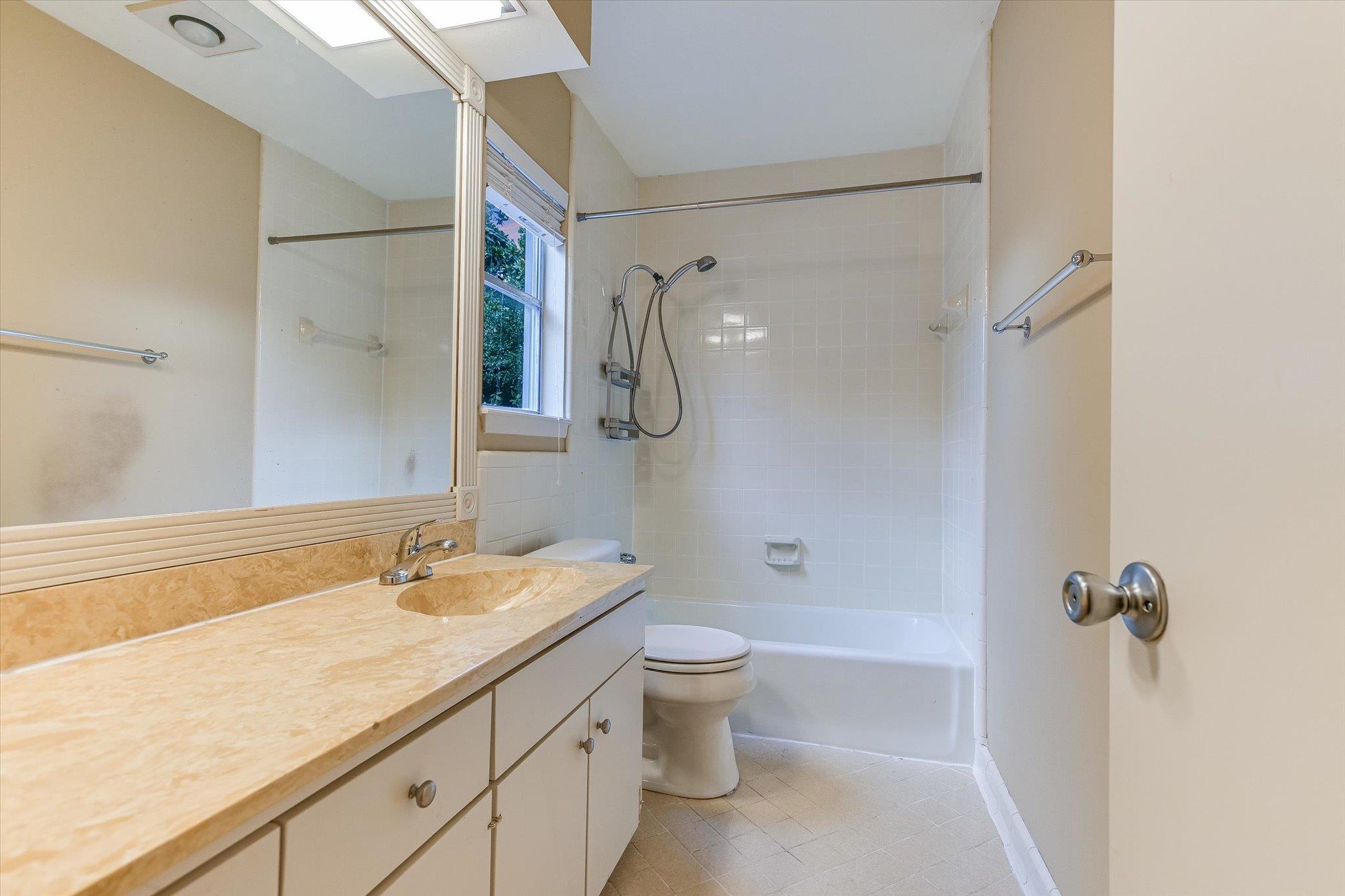 Austin, Texas 78758, United States, 5 Bedrooms Bedrooms, ,3 BathroomsBathrooms,Residential,Active,133760