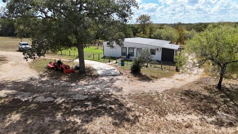 A home in Flatonia