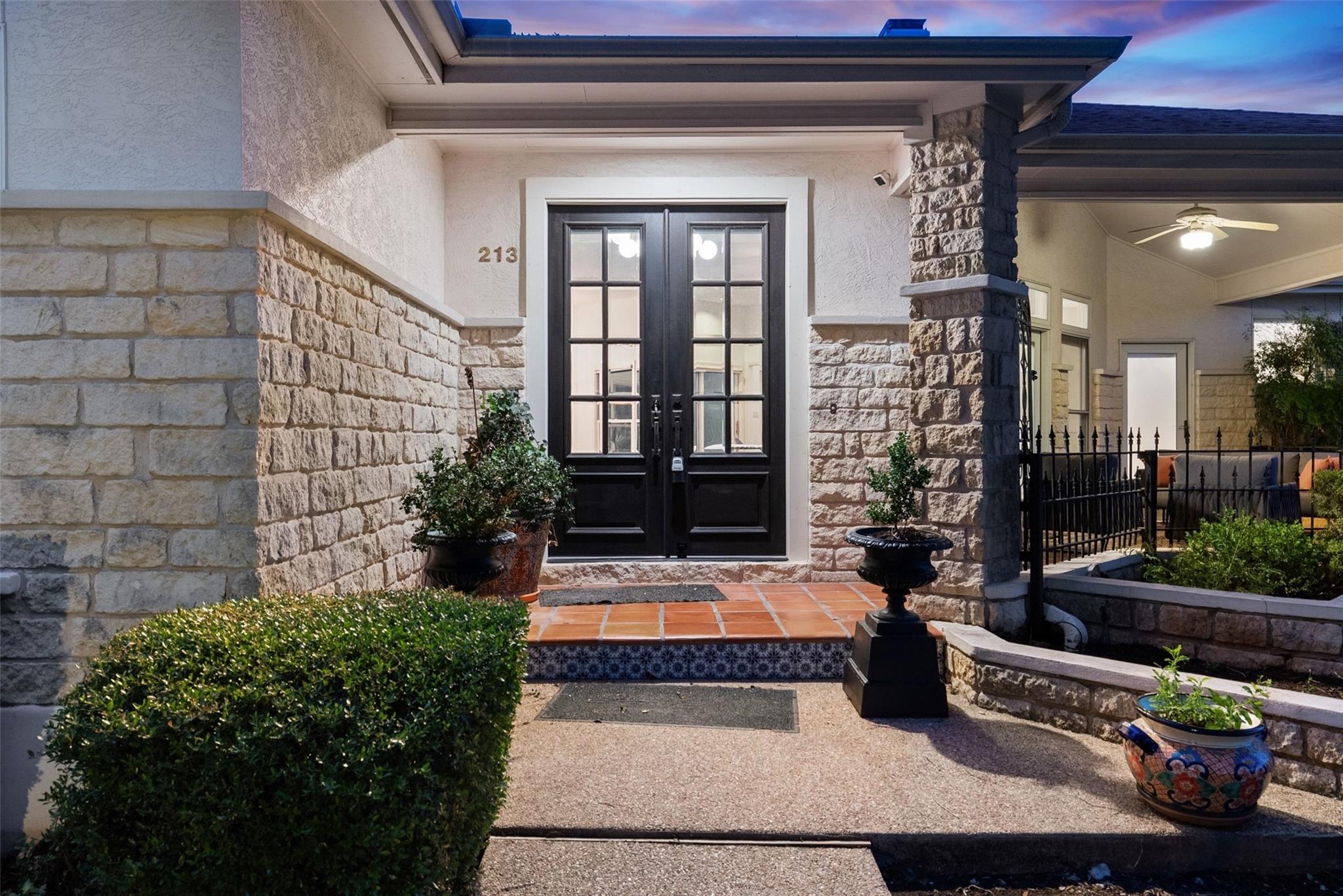213 El Rio DR