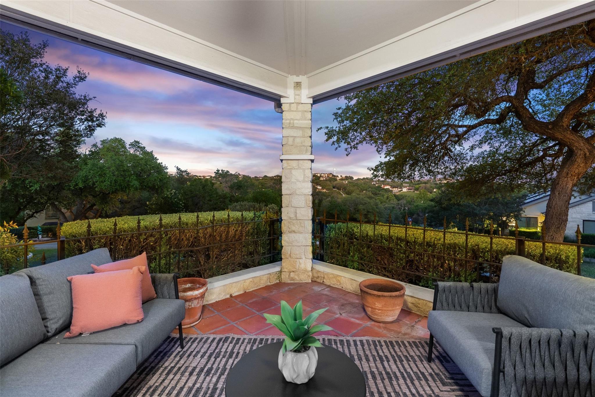 213 El Rio DR
