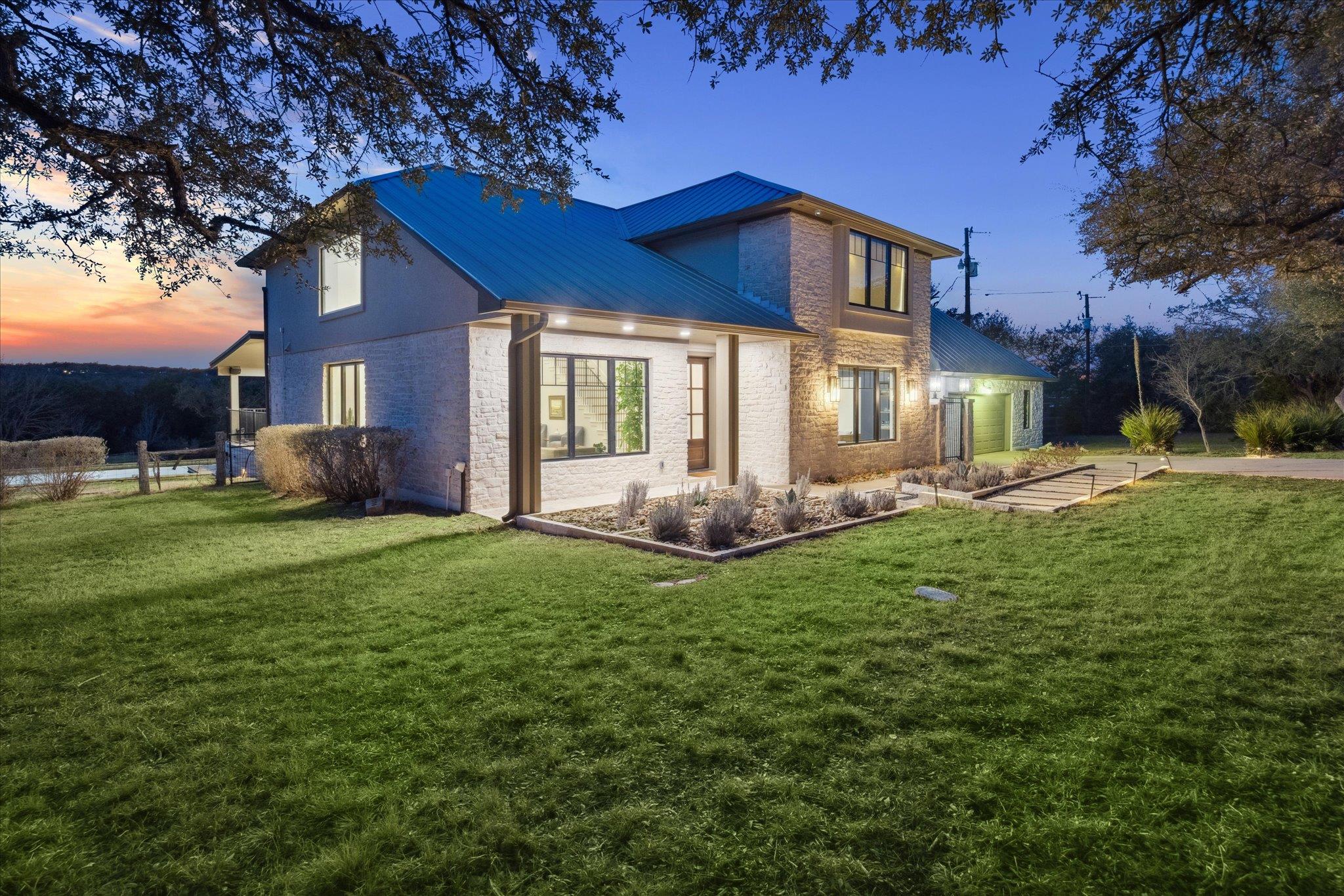 1024 Hidden Hills DR