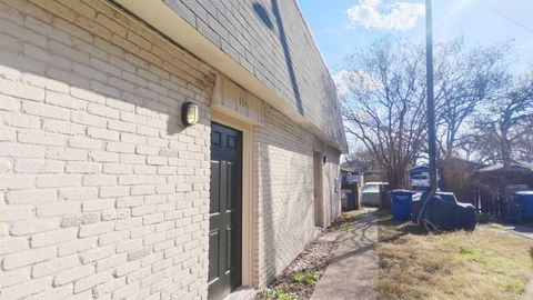 1900 Hearthside DR Austin TX 78757