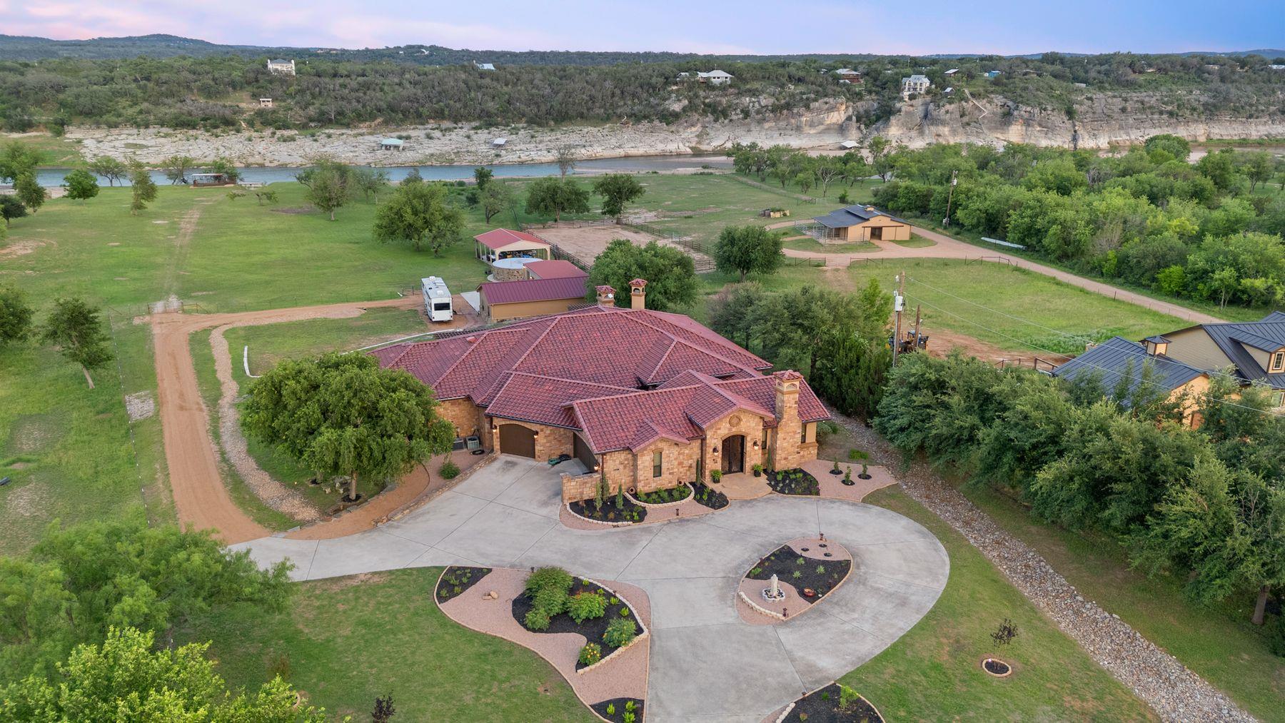 481 Chimney Cove DR